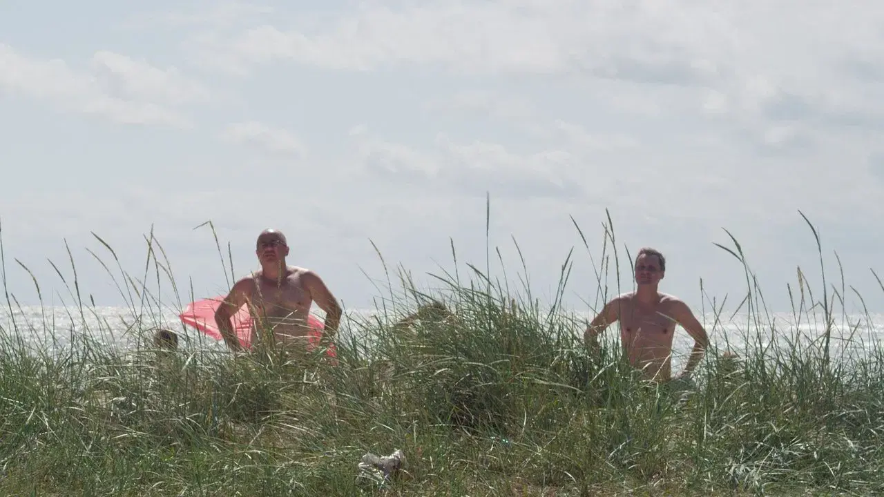 Fight on a Swedish Beach!!